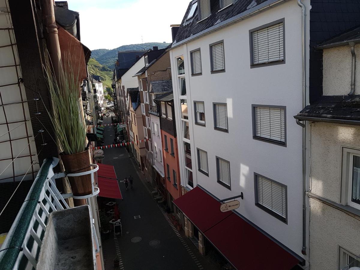 Haus Alte Metzgerei - Im Herzen Der Altstadt Zell an der Mosel Luaran gambar